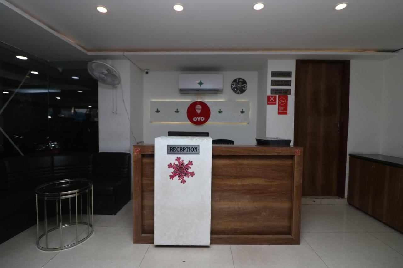 Oyo 9999 Hotel La Wisteria Дели Экстерьер фото