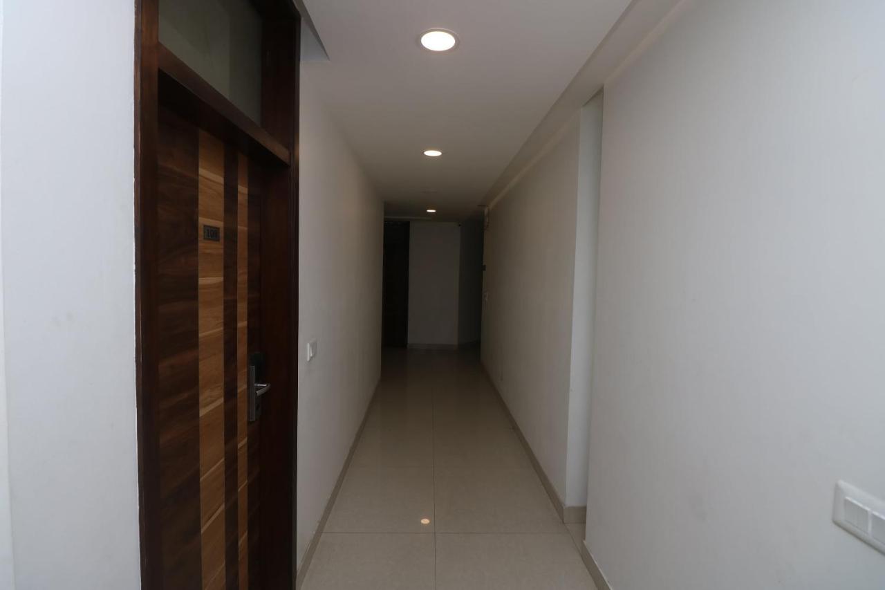 Oyo 9999 Hotel La Wisteria Дели Экстерьер фото