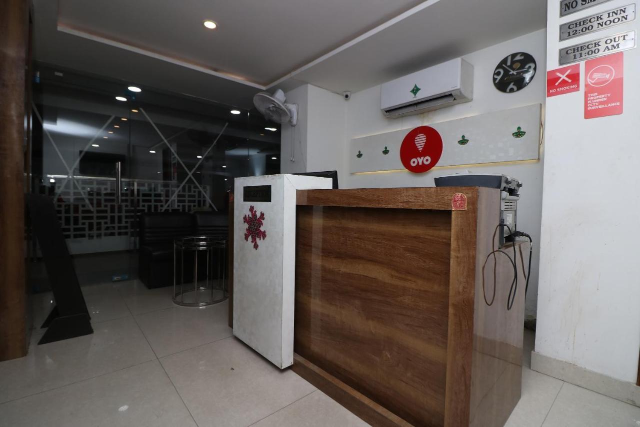 Oyo 9999 Hotel La Wisteria Дели Экстерьер фото